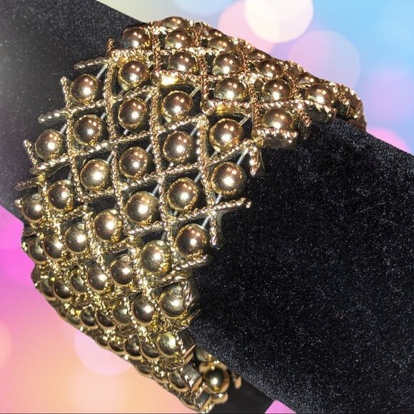 Gold stretchy bracelet  - Picture 2 of 5